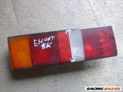 Ford Escort 1988 bal hátsó 5 ajtós lámpa, nem hibátlan
