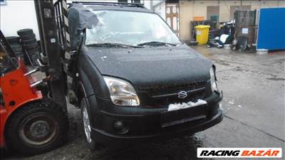 Suzuki Ignis bontott alkatrészei