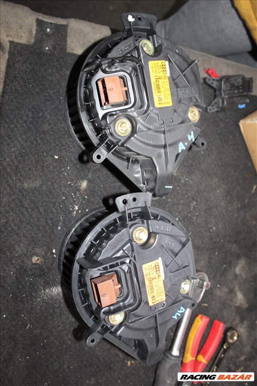 Audi A4 B7 2.0D fűtőmotor  8E1820021E 1. kép