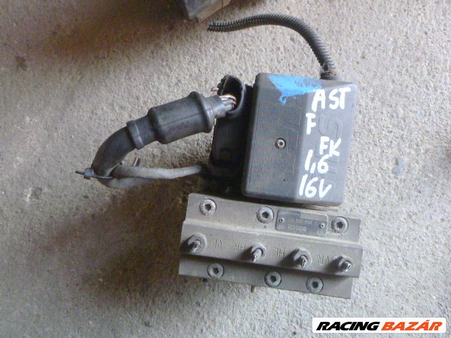 Opel Astra F ABS kocka 0265 208 011 0265208011 1. kép