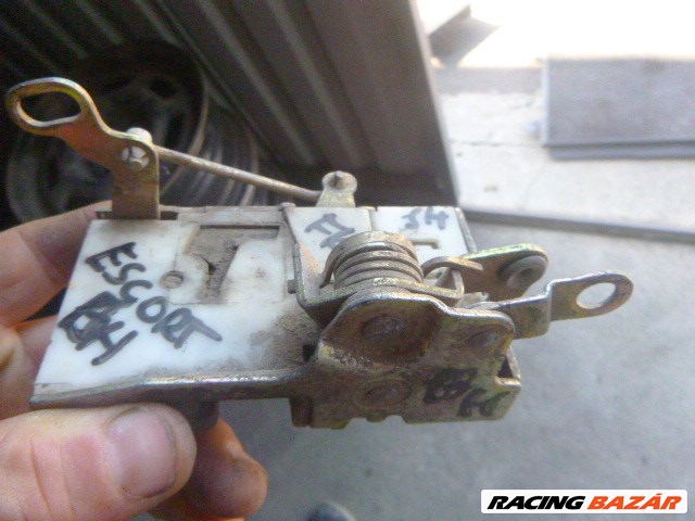 Ford Escort MK3 JOBB HÁTSÓ ajtózár szerkezet  81ABA26412CB 2. kép