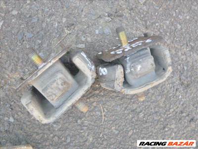 Kia K2700 MOTOR-VÁLTÓ TARTÓ GUMIBAK  , tartóbak 