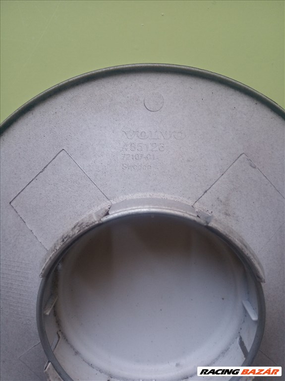 Volvo 485126 gyári alufelni felnikupak, felniközép, felni kupak közép 4. kép