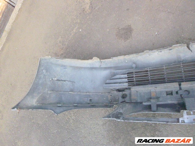 Peugeot 307 első sérült lökhárító  3. kép