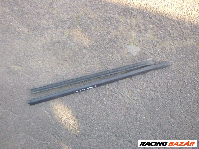 Ford C-Max Mk1 2006 JOBB HÁTSÓ vízlehúzó díszléc  1. kép