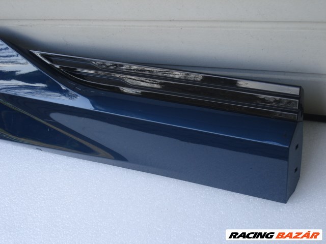 Audi e-tron Jobb hátsó ajtó alsó díszléc 4KE853970 3. kép