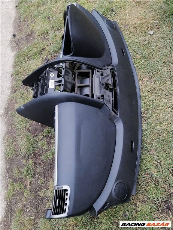 Peugeot 407 műszerfal  1. kép