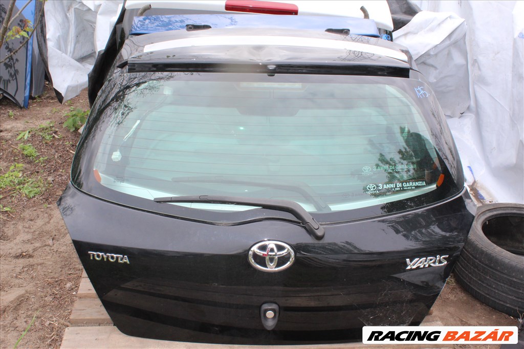 Toyota Yaris (2nd gen) csomagtér ajtó üresen szélvédővel (175.) 1. kép