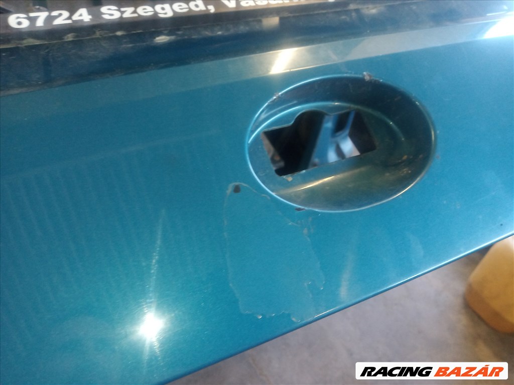 Mercedes A w168 facelift csomagtér ajtó, üresen 2. nagy kép