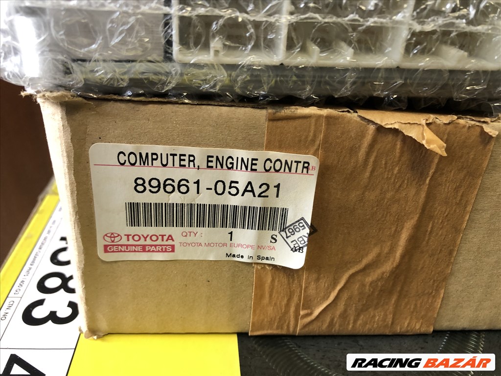 Toyota Avensis motorvezérlő elektronika  8966105A21 2. kép