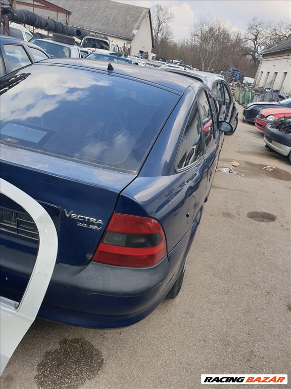 Opel Vectra B bontott alkatrészei 2. kép