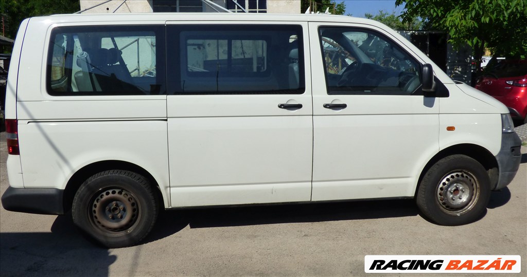 Volkswagen Transporter T5 2,5 TDI Busz bontott alkatrészei 6. kép