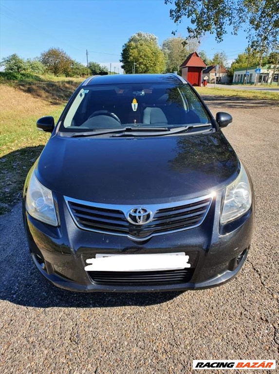 Toyota Avensis motorháztető  2. kép
