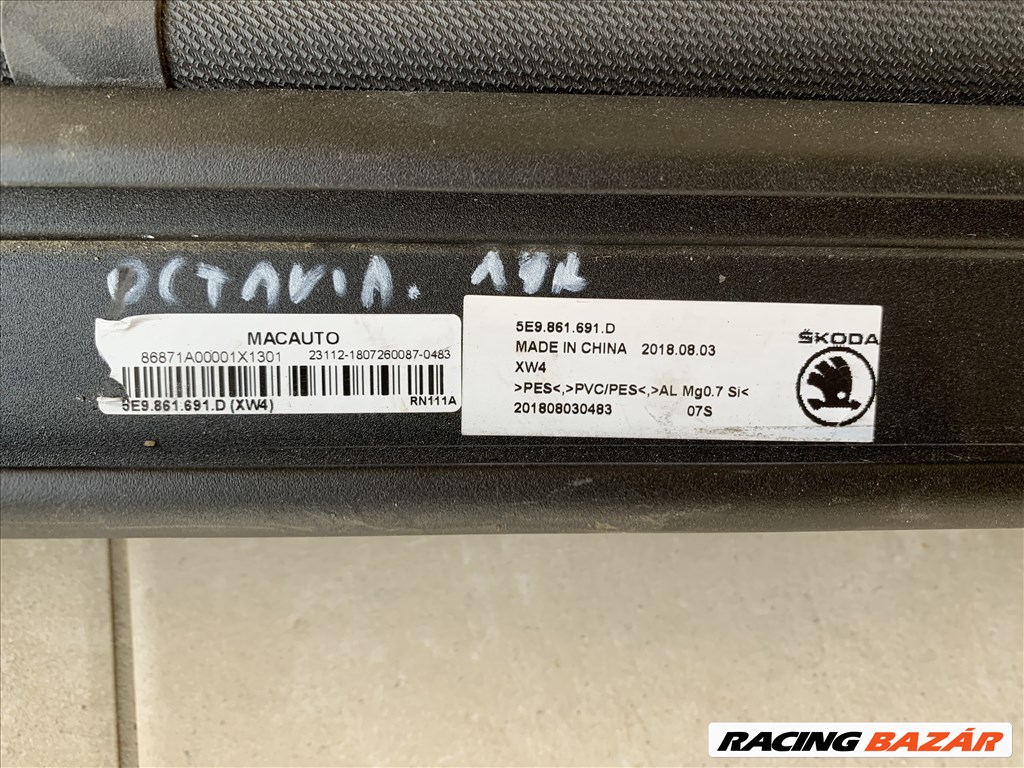 Skoda Octavia III kombi csomagtér térelválasztó háló 5E9861691D 3. kép
