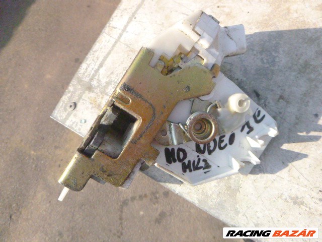 Ford Mondeo Mk3 2002 JOBB ELSŐ ajtózár szerkezet  3LÁBAS 5. kép