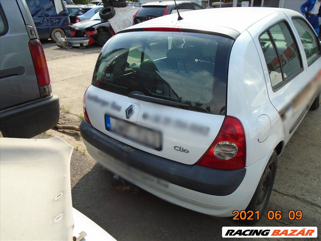 Renault Clio II bontott alkatrészei 1. kép