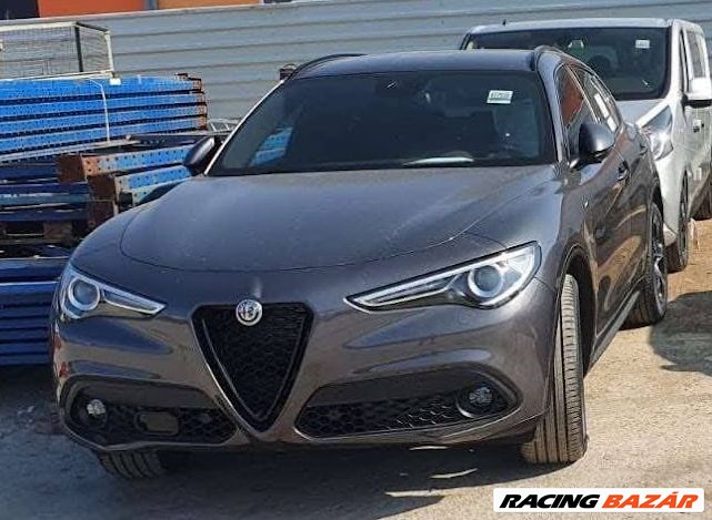 Alfa Romeo Stelvio Super Q4 2,2 JTD D  bontott alkatrészei 2. kép