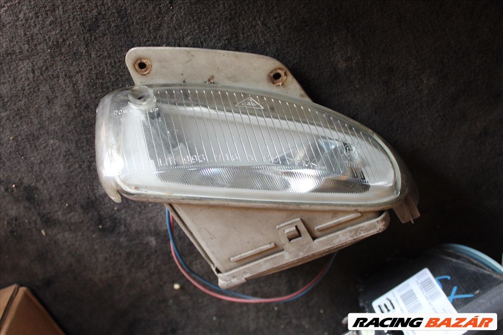 Chrysler Voyager 1996-2001 bal ködlámpa 9937164 1. kép