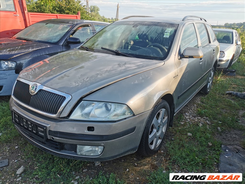 Skoda Octavia (2nd gen) Combi 2.0 TDI beltéri elemek eladók skoda20tdi octaviakombi20tdi 3. kép