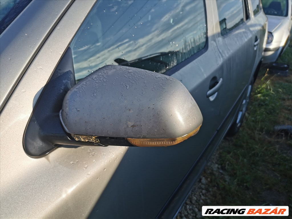 Skoda Octavia (2nd gen) Combi 2.0 TDI beltéri elemek eladók skoda20tdi octaviakombi20tdi 8. kép