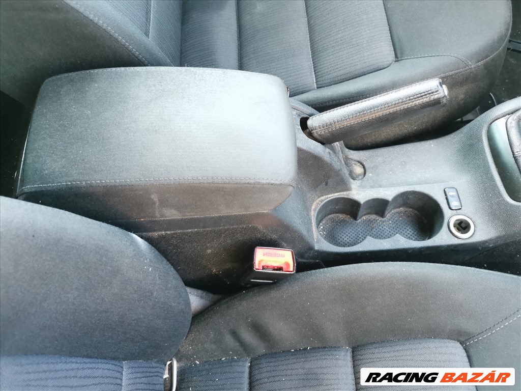 Skoda Octavia (2nd gen) Combi 2.0 TDI beltéri elemek eladók skoda20tdi octaviakombi20tdi 15. kép