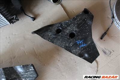 BMW F45 2016  jobb hátsó felfüggesztés burkolat 6858414