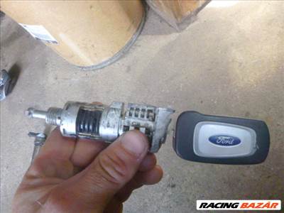 Ford Ka (2nd gen) 2010 BAL ELSŐ AJTÓZÁR BETÉT GYÁRI KULCCSAL