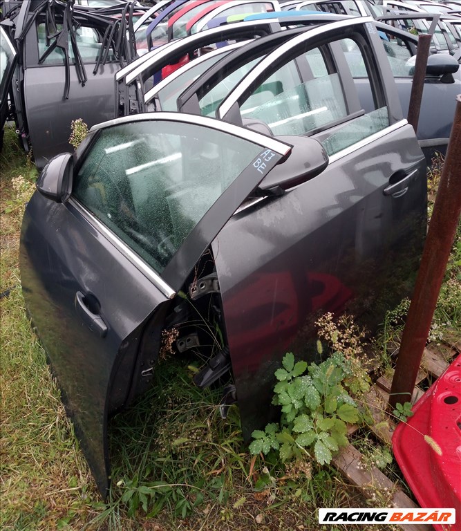 Opel Astra J bal első ajtó 1. kép