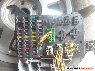 Ford Mondeo Mk3 2002 2,0 TDDI  , D5BA  biztosítéktábla csatlakozókkal 1S7T-14A073-AE 1s7t14a073ae