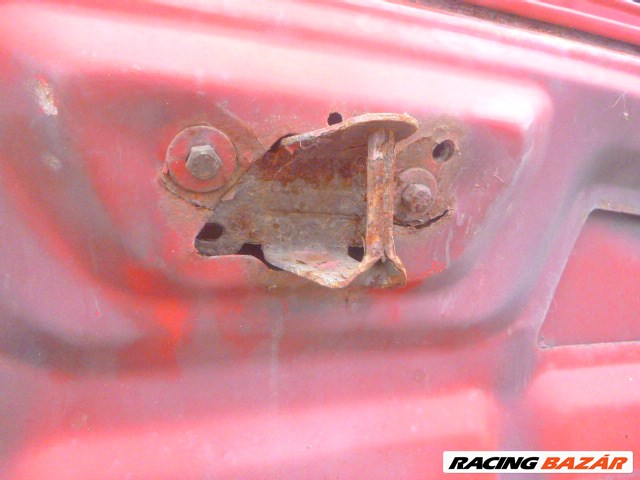 Ford Mondeo Mk3 2002 piros motorháztető  nem hibátlan  4. kép