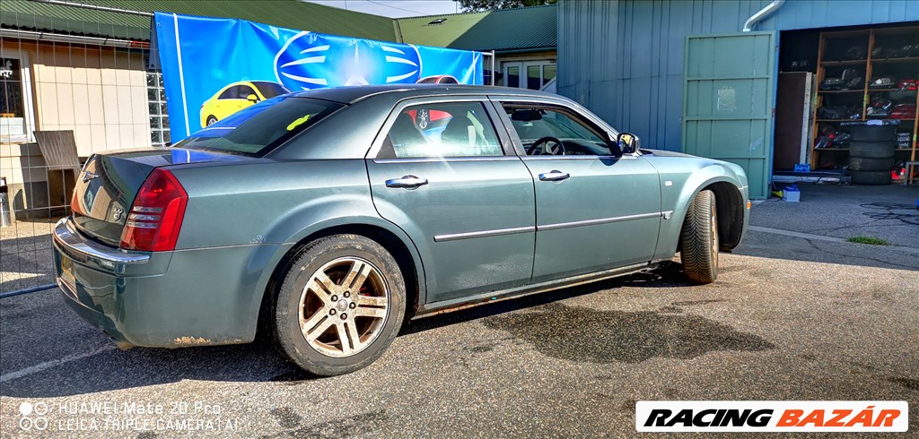 Chrysler 300C bontott alkatrészei 3. kép