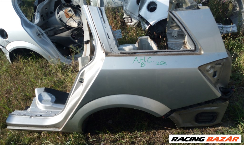 Opel Astra H Kombi bal hátsó sàrvédő hàtfallal 1. kép
