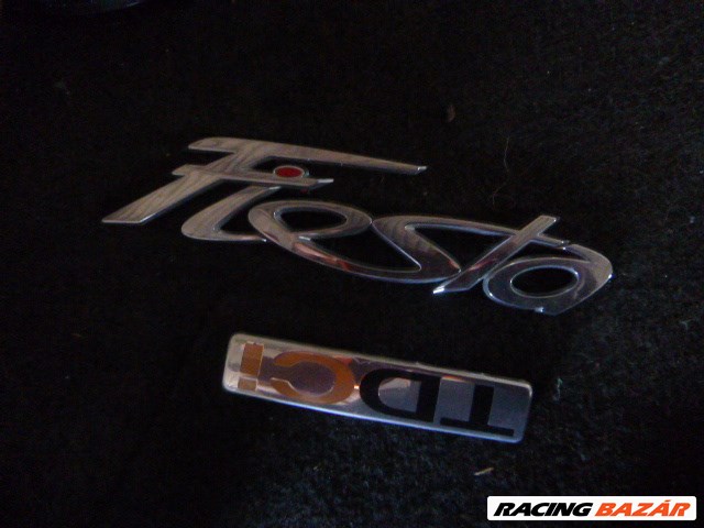 Ford Fiesta (6th gen) MIK6 2012 csomagtérajtó embléma  1. kép