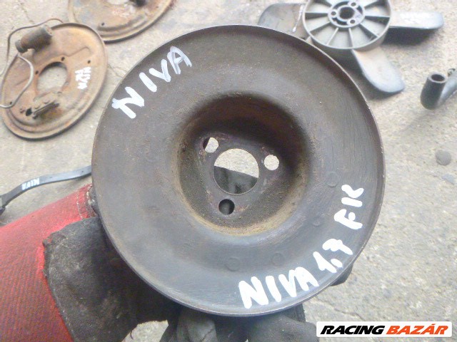 Lada Niva víz szivattyú szíjtárcsa 1,7  3. kép