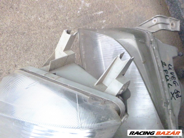 Suzuki Swift III 1998 első lámpa fültörött 2. kép