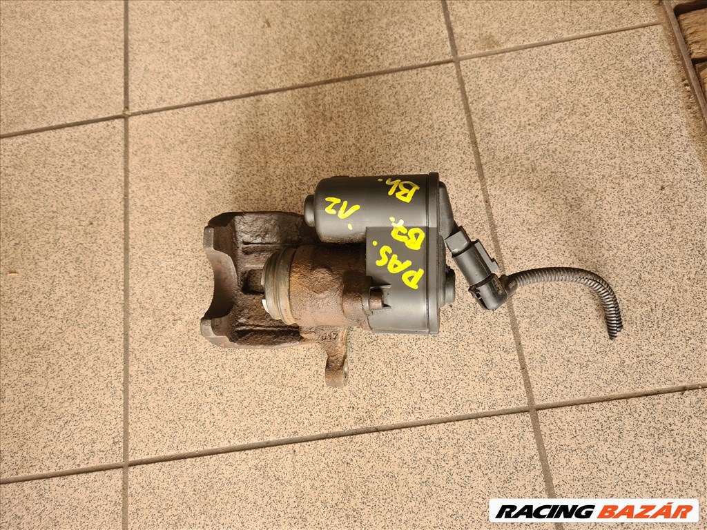 VW PASSAT B7 Bal hátsó féknyereg  1. kép