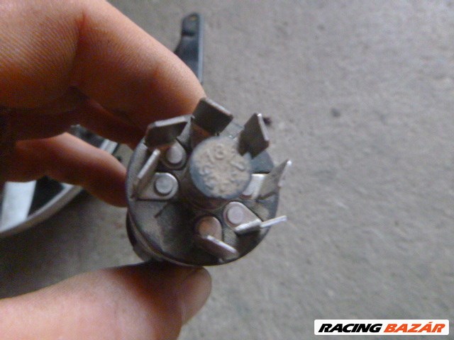 Lada Niva elakadásjelző kapcsoló  2. kép