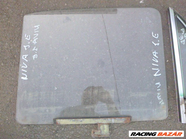 Lada Niva első ajtóüveg  6. kép