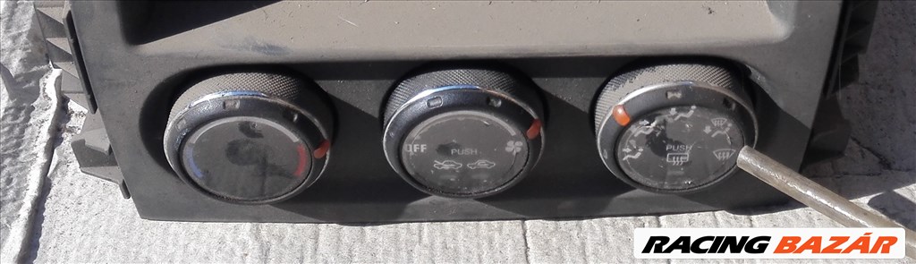 Suzuki Liana középkonzolba fűtés kapcsoló zsír új gombok lefóliázva 1. kép