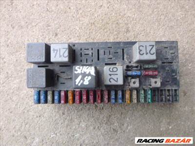 Audi 80 (B3 - 89) B3 - 89 , AUDI 100  1,8 BENZIN  biztosítéktábla relékkel 443 941 822 A 443941822a
