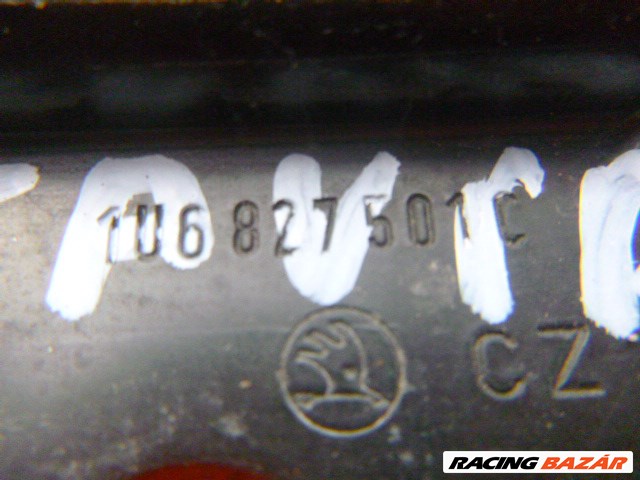 Skoda Octavia (1st gen) 5 AJTÓS csomagtér ajtó alsó zár  1u6827501c 4. kép
