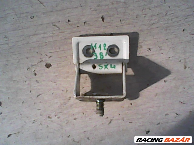 SUZUKI SX4 Csomagtérajtó bal ajtózsanér 1. kép