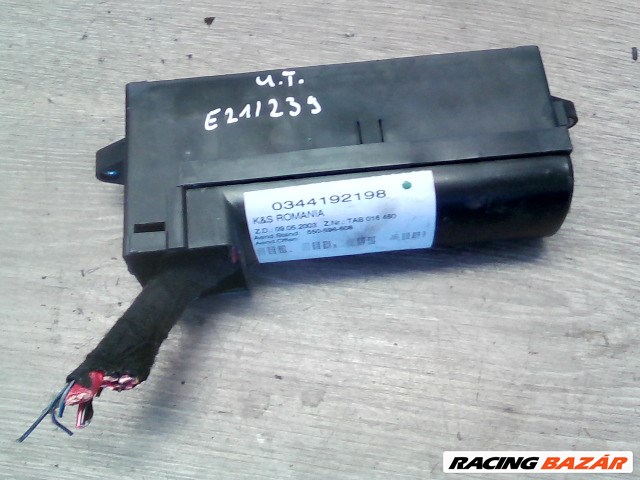 VOLKSWAGEN Touran 2003.04.01-2006.11.30 Biztosítéktábla BCM BSI BSM SAM GEM modul Utastér 1. kép