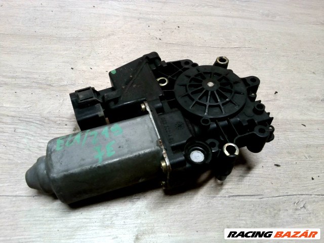 AUDI A4 94-98 Jobb első ablakemelő motor 1. kép