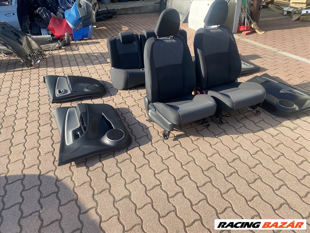 Toyota Yaris 3 14-17 komplett belső+ ülés garnitúr 3. kép