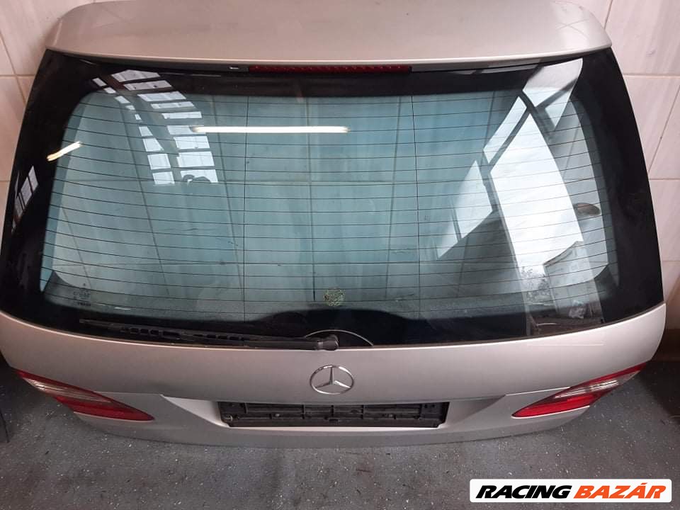 Mercedes E-osztály W211 csomagtér ajtó (a képen látható sérüléssel) 1. kép