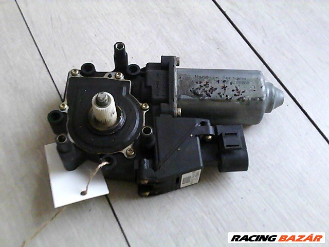AUDI A8 94.06-02.12 Jobb első ablakemelő motor 1. kép
