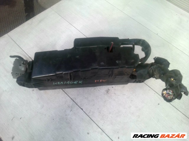 MAZDA MPV 99-05 Biztosítéktábla BCM BSI BSM SAM GEM modul Motortér 1. kép