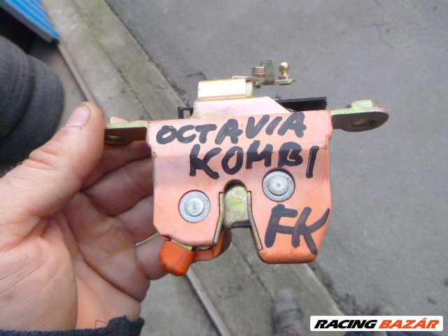 Skoda Octavia I 2000 kombi csomagtérajtó alsó zárszerkezet  1u9927501a 6. kép