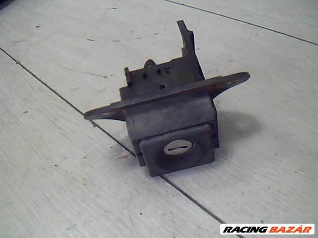 OPEL ASTRA F 94-02 Csomagtérajtó kilincs 1. kép